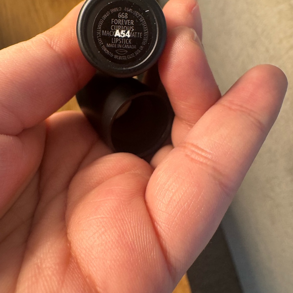 MAC Matte Lipstick bundle - Picture 10 of 16